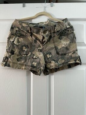 Apt. 9 Floral Camo Cargo Shorts - Olive, Tan